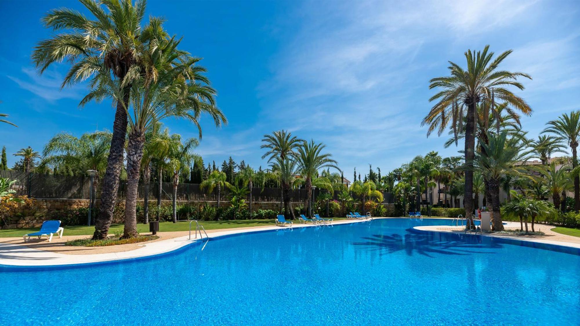 Vacation Marbella: Private Heated Pool Retreat Near Puerto Banus Apartment Exterior photo
